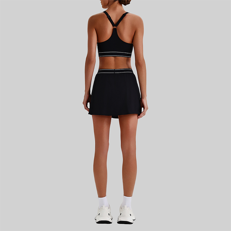 Wholesale Naked-Feel Sports Bra & Pleated Tennis Skirt Set – Quick-Dry Athletic 2-Piece with Built-In Shorts