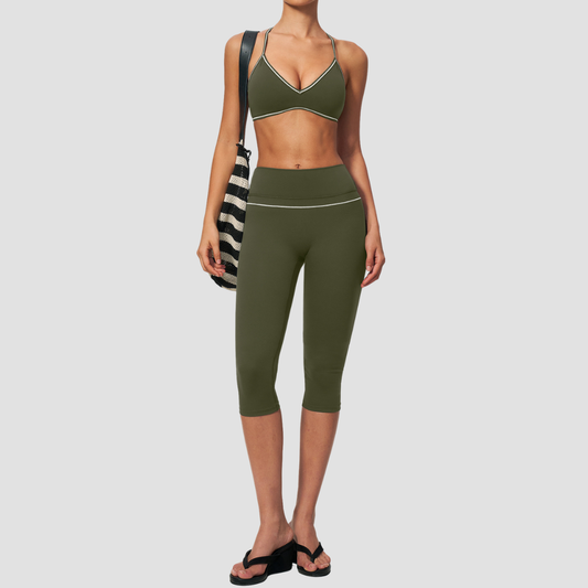 Wholesale Women's Colorblock Yoga Set: Sports Bra & Capri Pants – Tummy Control Butt Lift