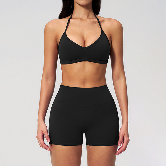 Wholesale Women's Halter Neck Sports Bra & High-Waist Booty Shorts Set – Seam-Detail Quick-Dry 2-Piece Yoga Set