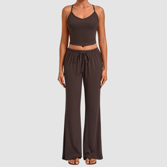 Wholesale Women’s Backless Cami & Straight-Leg Pants Yoga Set