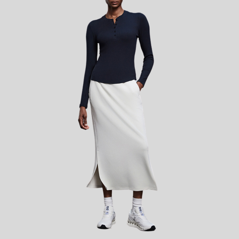 Straight-cut side-slit bodycon skirt