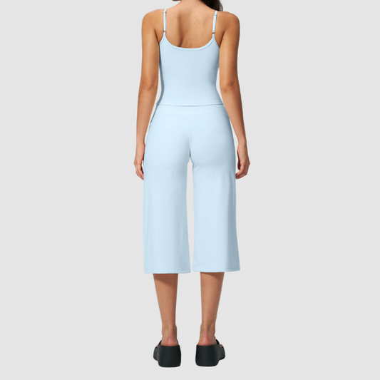 Wholesale Women's Brushed Spaghetti-Strap Tank Top & Wide-Leg Cropped Pants Set – Seam-Detail 2-Piece Yoga Set