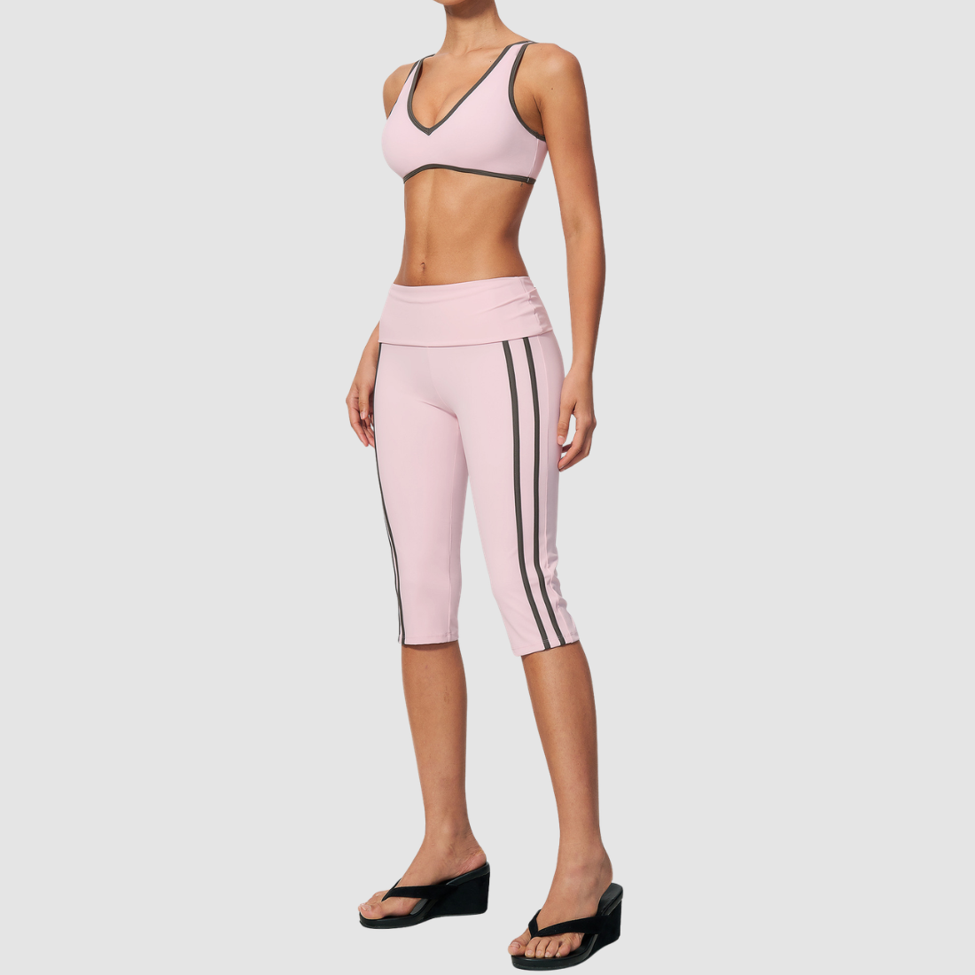 Wholesale color-blocked V-neck sports bra & striped cropped pants set