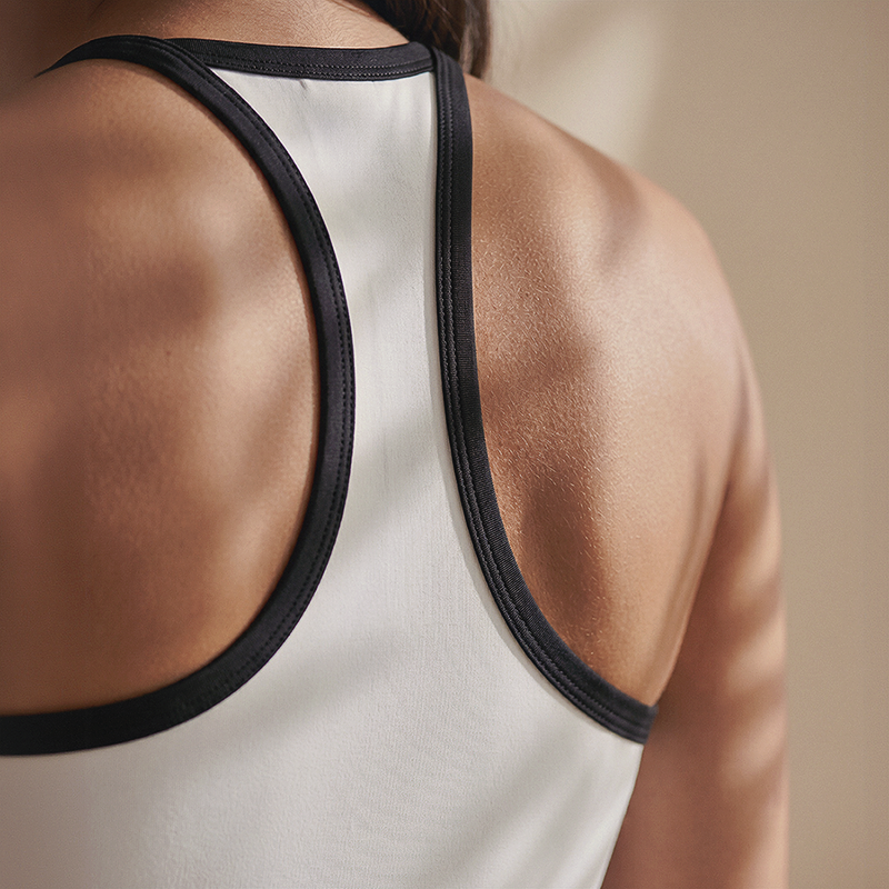 Wholesale I-Shape backless Naked-Feel Sports Bra & Tennis Skirt Set