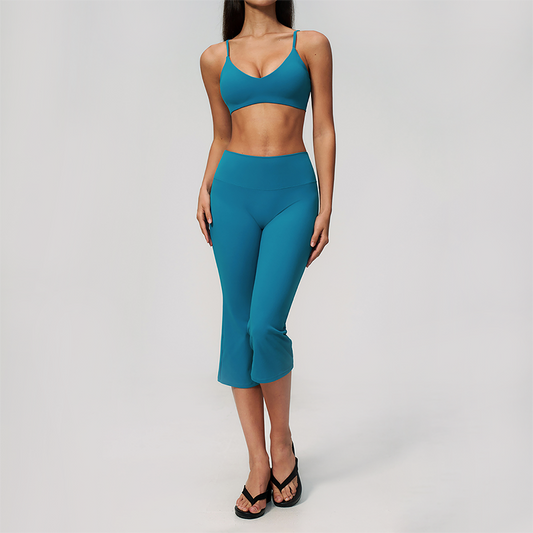 Wholesale Women's High-Impact Sports Bra & Capri Pants Yoga Set with Chest Pad