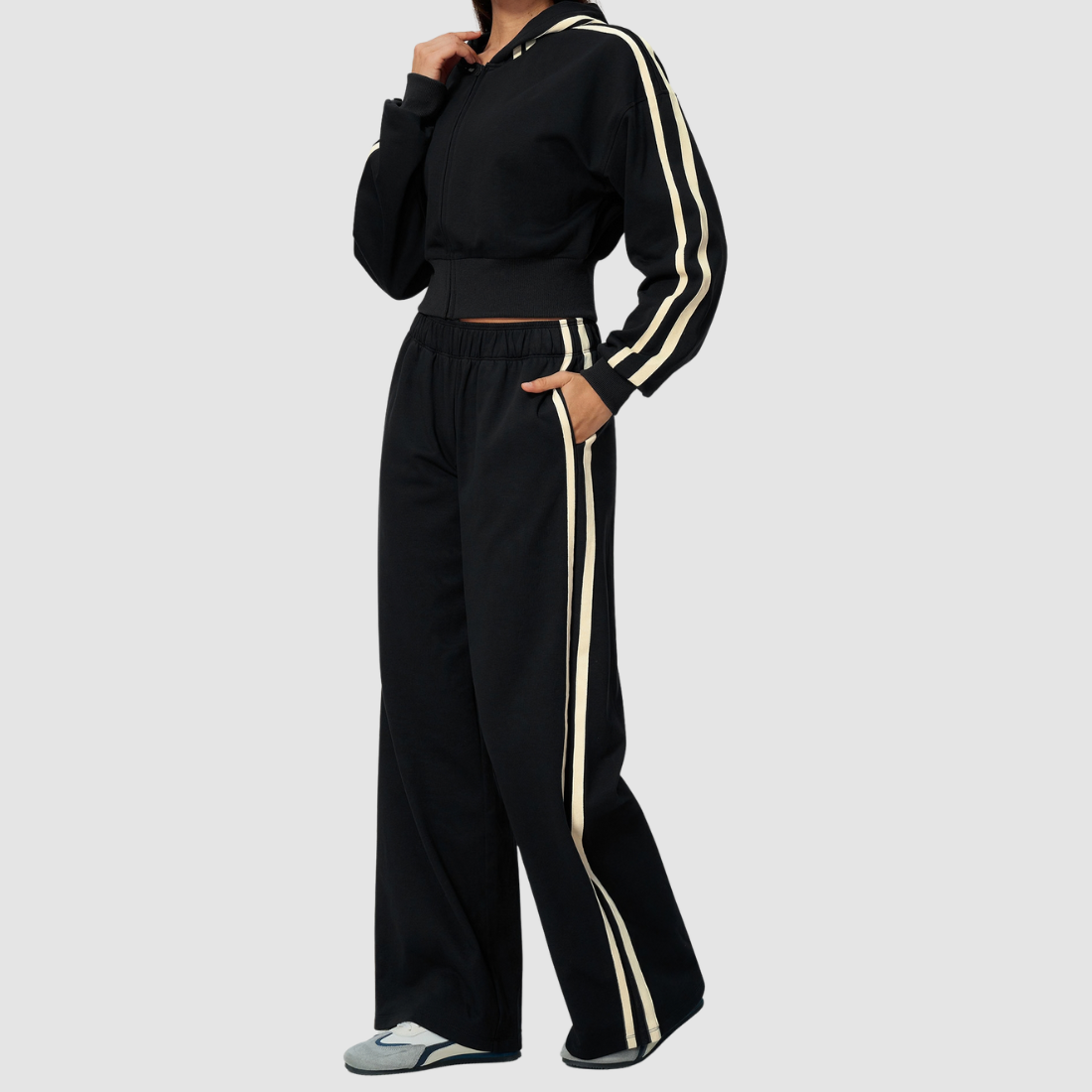 Wholesale Women's Hooded Sweatshirt and Long Sweatpants Set