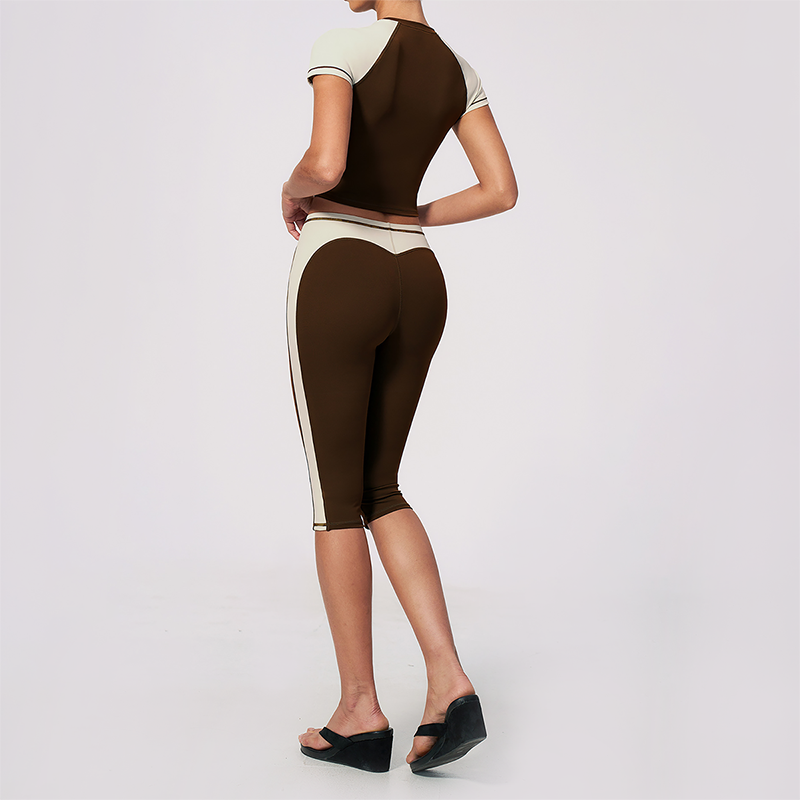 Wholesale Women's Colorblock Bare-Feel Yoga Set Short Sleeve Top & Capri Pants