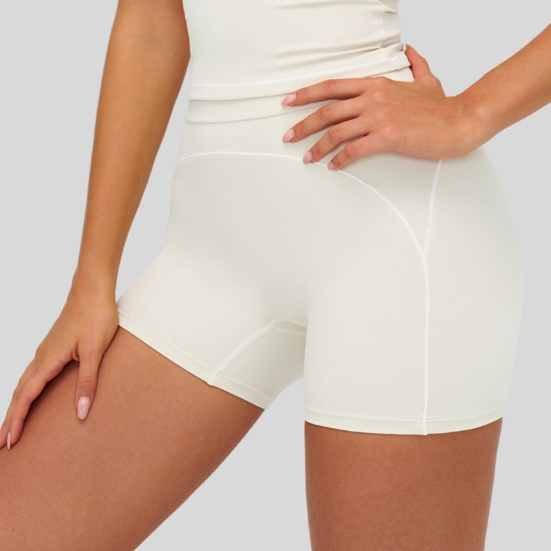 Contrasting stitching shorts