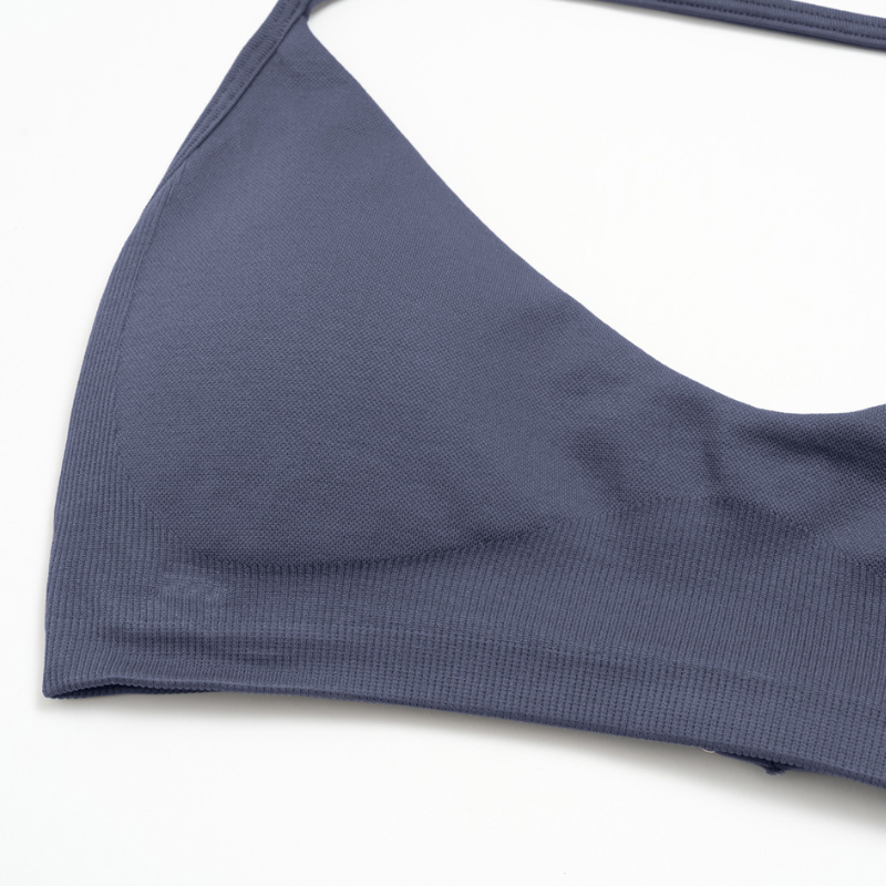 Wholesale Women's Sports Bra & Flare Pants Set – Seamless Yoga Activewear