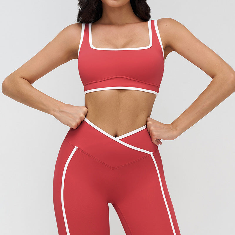 Women's contrasting color sports bra with removable chest pads