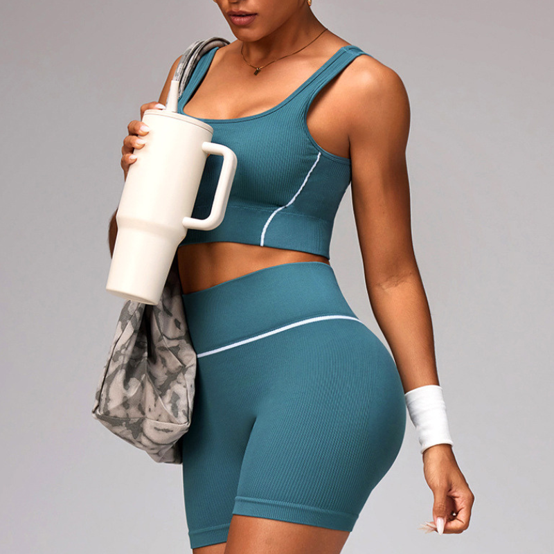 Women's U-neck sports bra + yoga shorts two-piece set