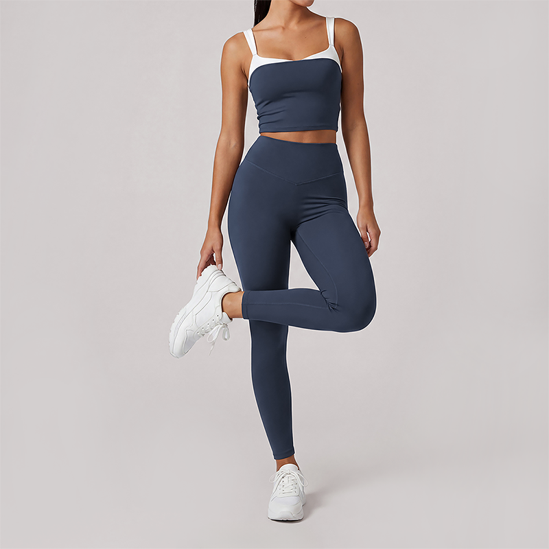 Wholesale Women's Quick-Dry Yoga Set Sleeveless Sports Bra & Capri Pants with Chest Pad