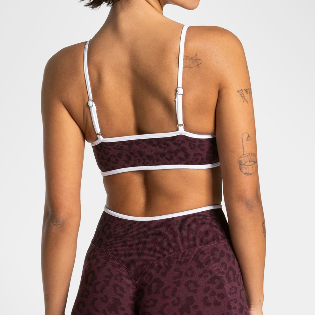Wholesale Women's Seamless Leopard Print Sports Bra with Chest Pad