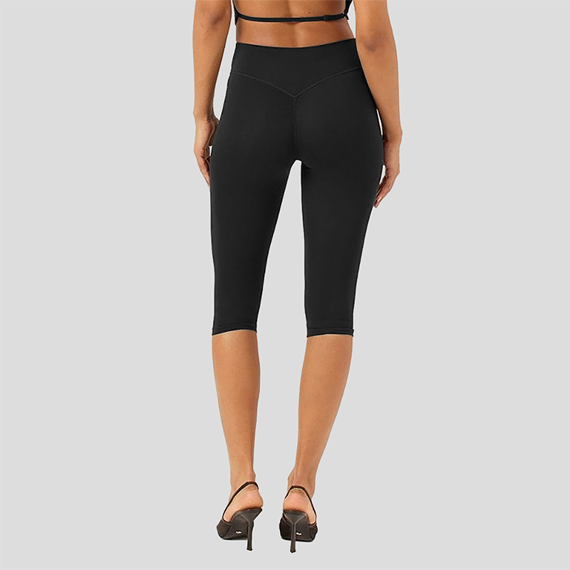 Wholesale High-Waist Color-Block Racerback Sports Bra & Biker Shorts Set – Sculpting Yoga 2-Piece