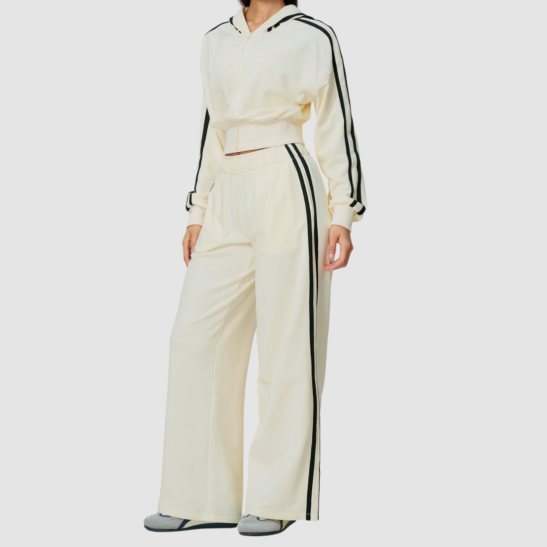 Wholesale Women's Hooded Sweatshirt and Long Sweatpants Set