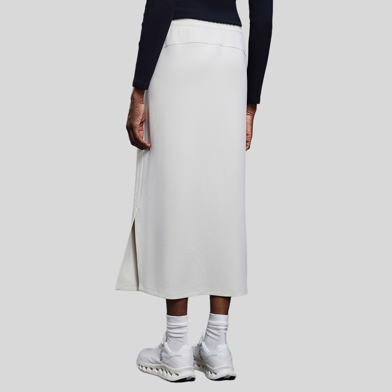 Straight-cut side-slit bodycon skirt