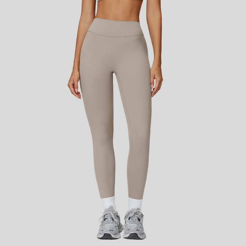 High-waisted V-neck leggings at the back