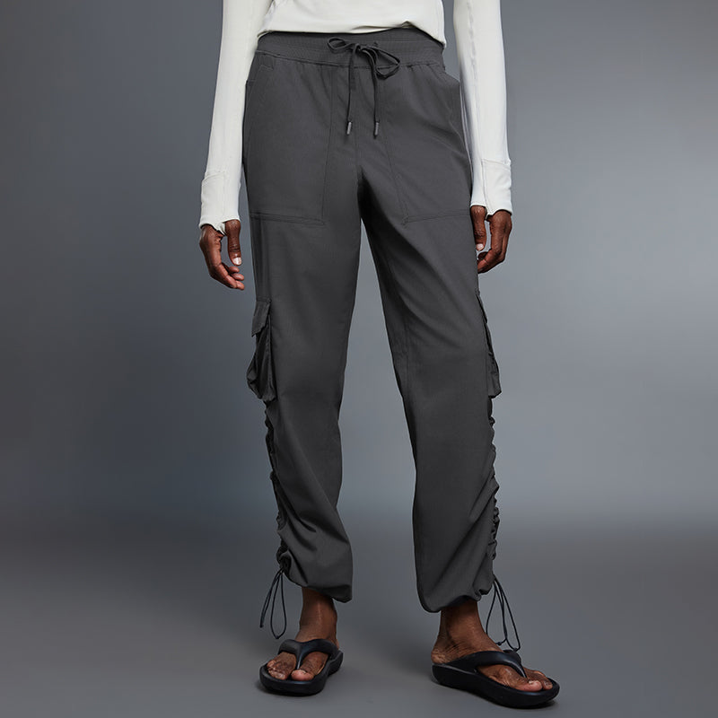Lightweight sportswear trousers