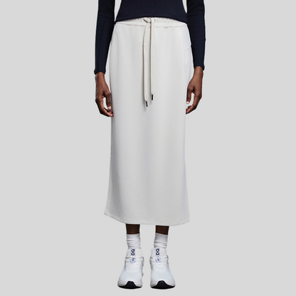 Straight-cut side-slit bodycon skirt