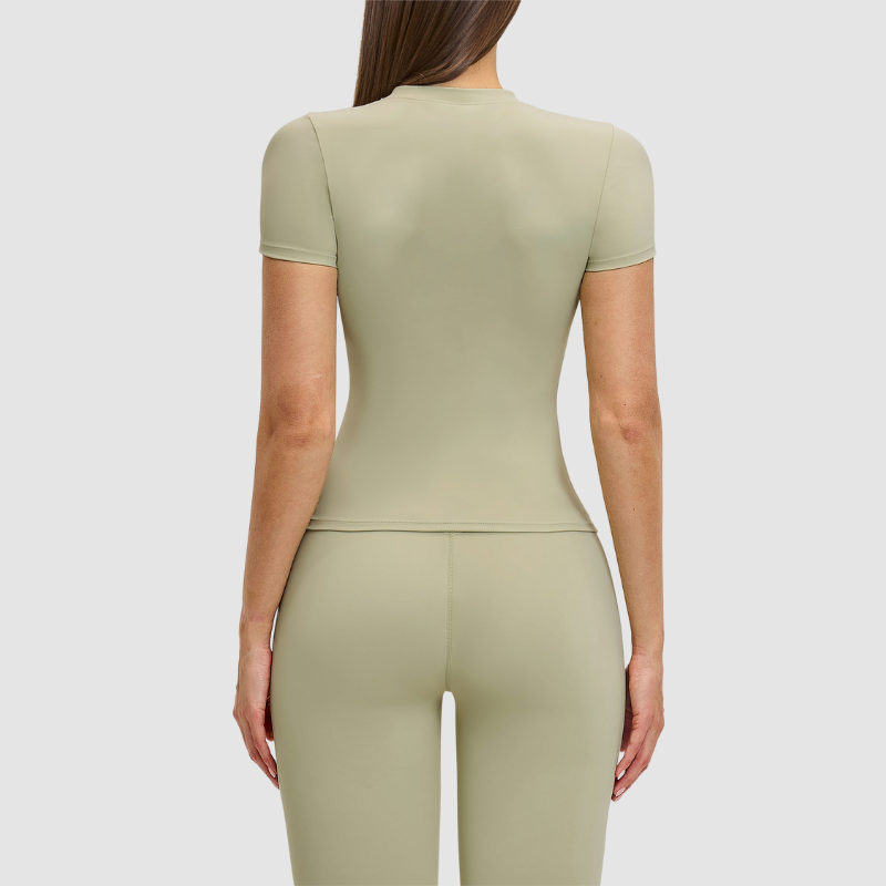 Manga corta cepillada y tapa de yoga redondo de cuello