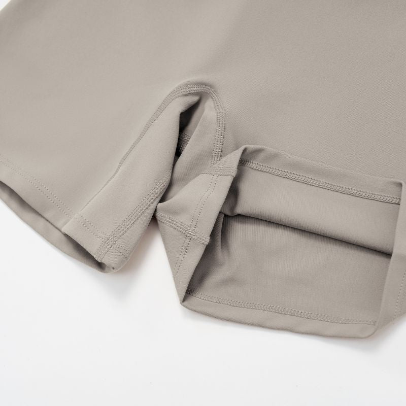 Sports bra with removable bra pads+High-waisted V-neck shorts at the back 2-piece set