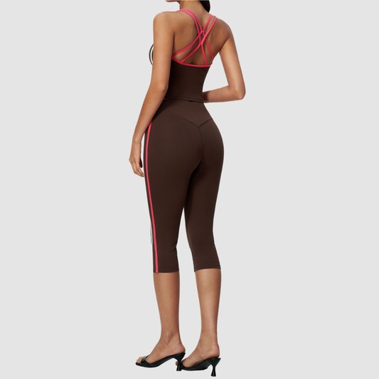 Wholesale Women's Fixed-Cup Sports Vest & Cropped Pants Yoga Set