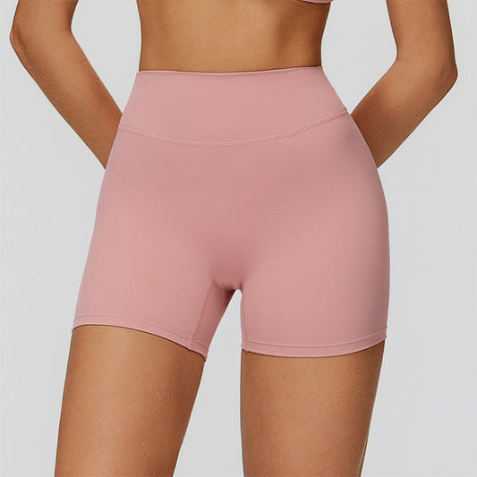 High-waisted V-neck shorts at the back