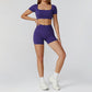Sports de manga curta sem costura top + shorts de cintura alta