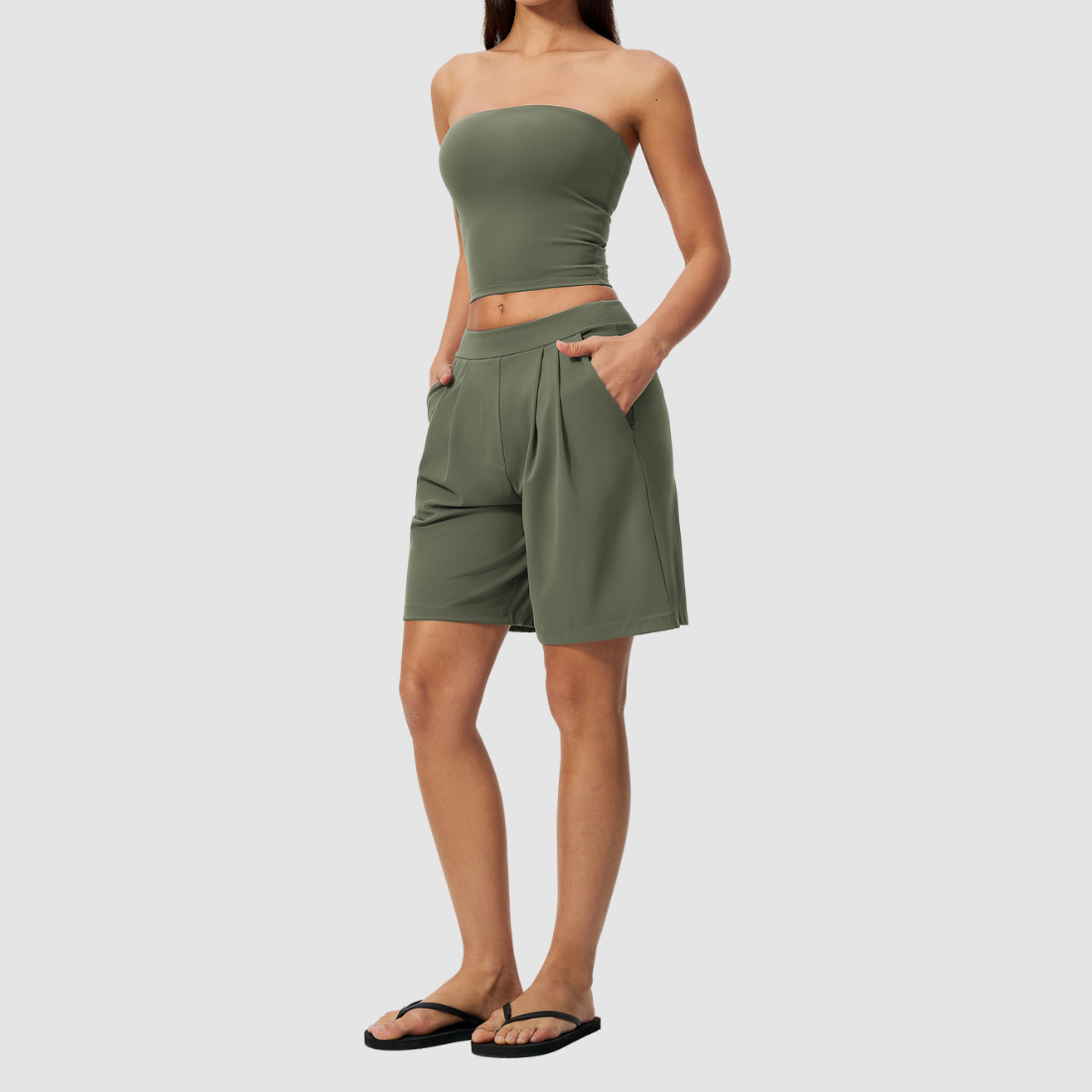 Wholesale Women’s Tube Top & Relaxed Shorts Yoga Set – Moisture-Wicking