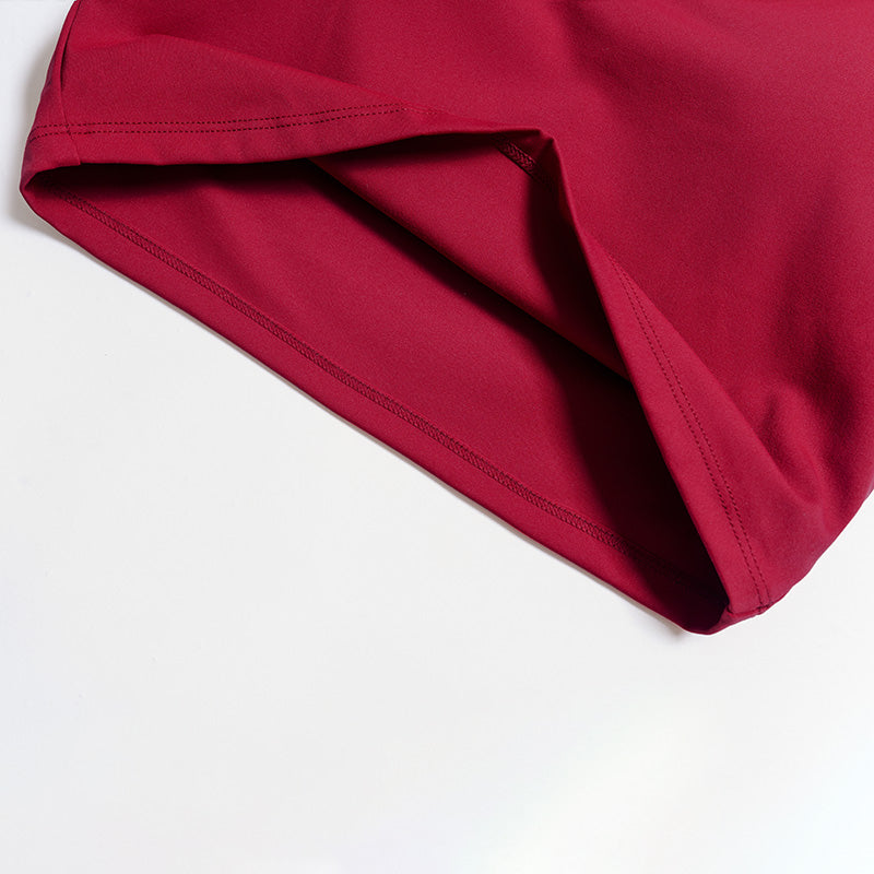 Slim-fitting long-sleeved top + tight-fitting athletic shorts 2-piece set