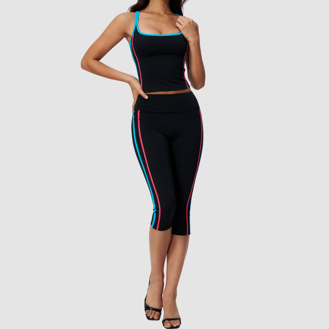 Wholesale Women's Fixed-Cup Sports Vest & Cropped Pants Yoga Set