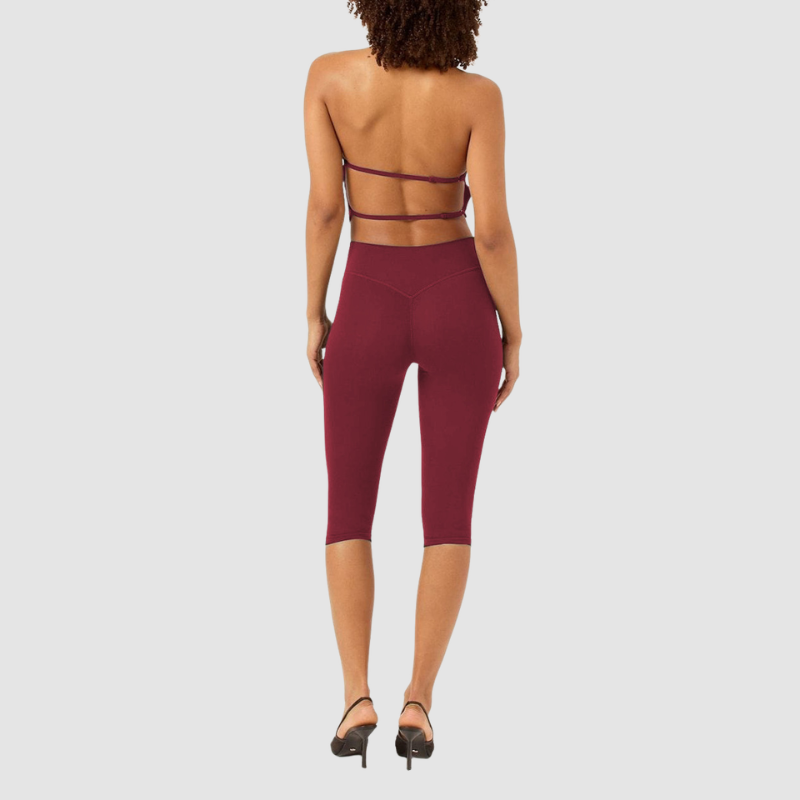 Wholesale Halter-Neck Sports Bra & Capri Leggings Set – Quick-Dry Yoga 2-Piece