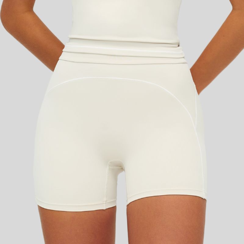 Contrasting stitching shorts