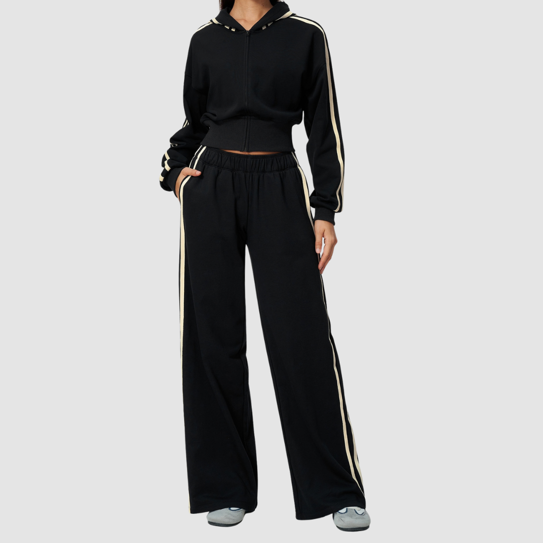 Wholesale Women's Hooded Sweatshirt and Long Sweatpants Set