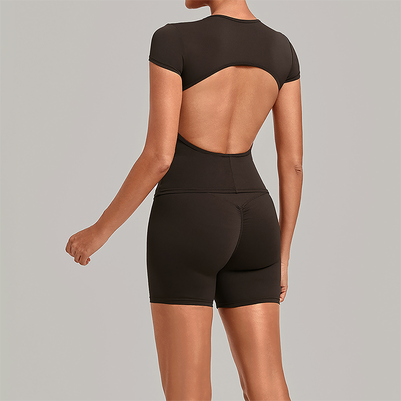 Wholesale Women's Open-Back Pleated Yoga Set Short Sleeve Crop Top & Shorts with Chest Pad