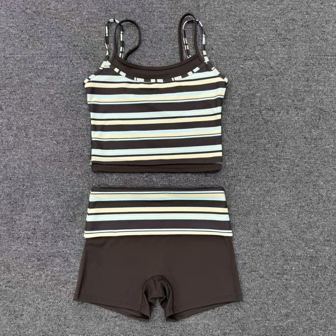 Wholesale Women's Retro Print Double-Strap Yoga Vest+High-waist Shorts Two-Piece Set