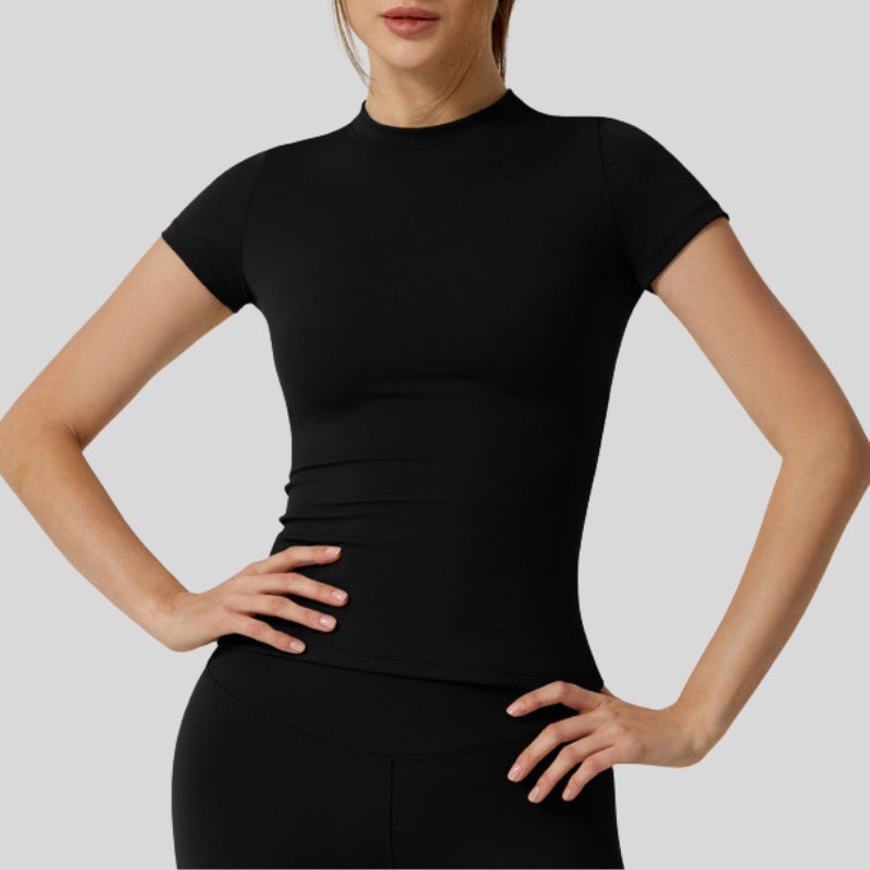 Classic Fit Short-Sleeve Slim Fit Tee