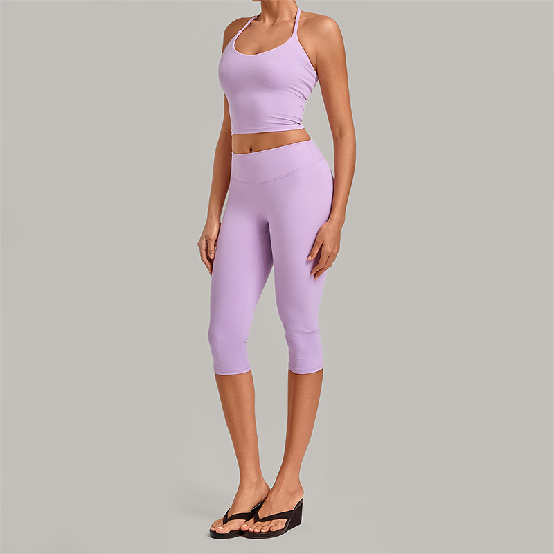 Wholesale Women's Halter Neck Yoga Set – High Elasticity Capri Pants Fitness Activewear