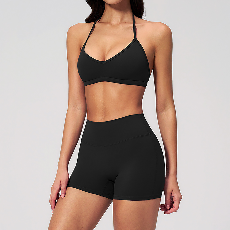 Wholesale Women's Halter Neck Sports Bra & High-Waist Booty Shorts Set – Seam-Detail Quick-Dry 2-Piece Yoga Set