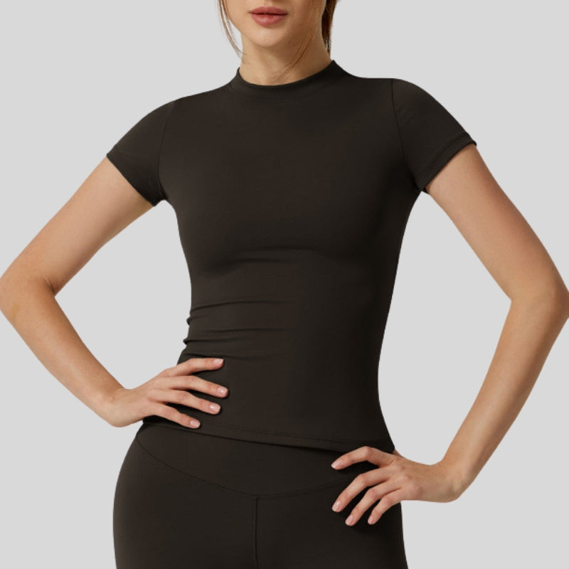 Classic Fit Short-Sleeve Slim Fit Tee