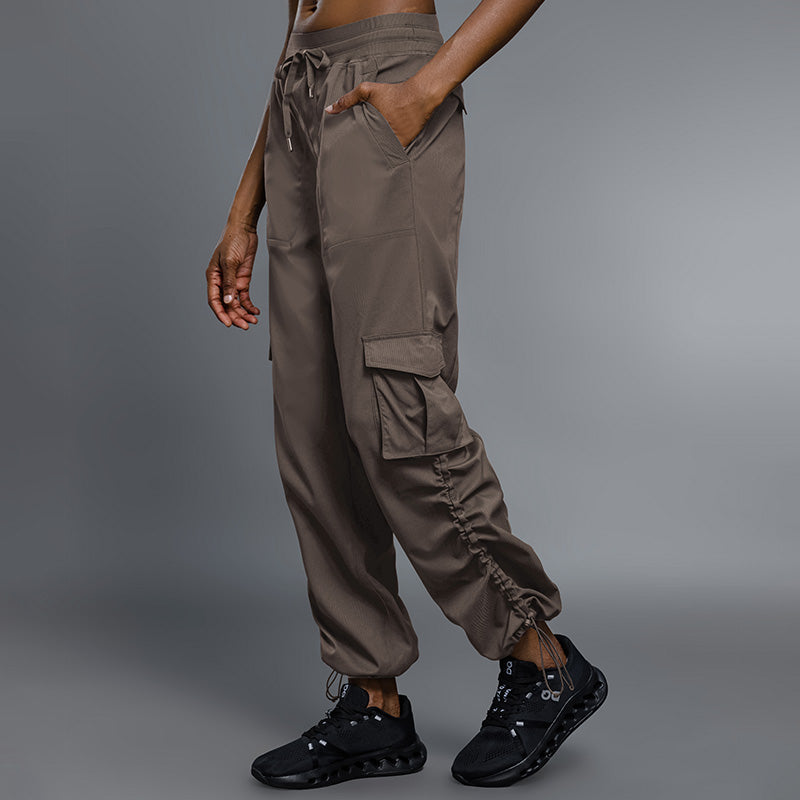 Lightweight sportswear trousers
