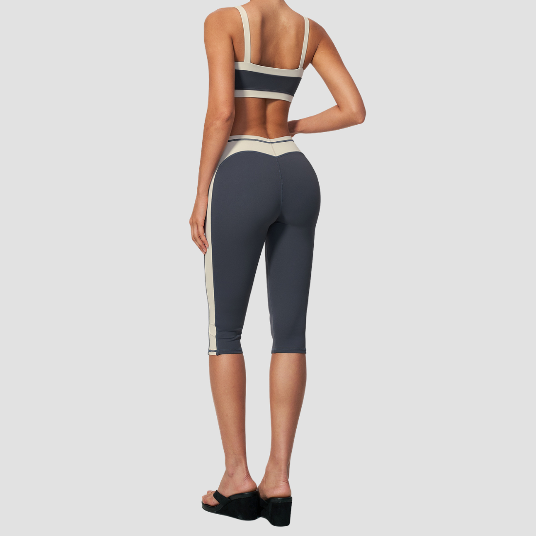 Wholesale Women's Colorblock Bare-Feel Yoga Set Sports Bra & Capri Pants