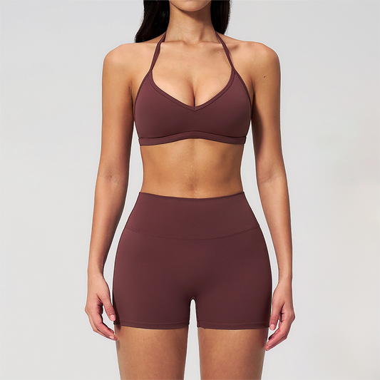 Wholesale Women's Halter Neck Sports Bra & High-Waist Booty Shorts Set – Seam-Detail Quick-Dry 2-Piece Yoga Set