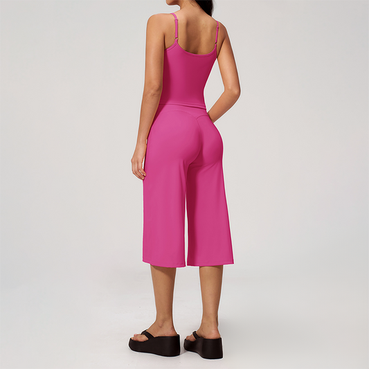 Wholesale Women's Brushed Spaghetti-Strap Tank Top & Wide-Leg Cropped Pants Set – Seam-Detail 2-Piece Yoga Set
