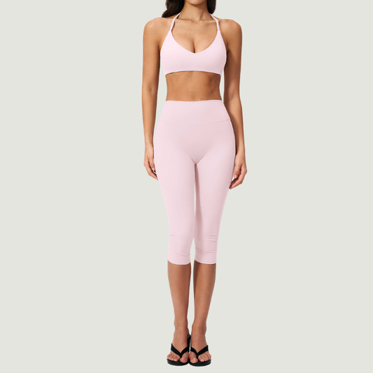 Wholesale Women's Seam-Detail Sports Bra + Mid-Length Shorts Set – Butt-Lifting Yoga Gym Activewear