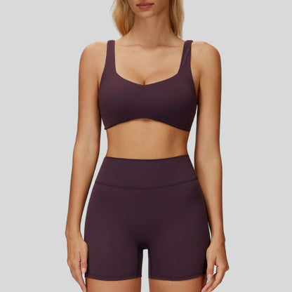 Sports bra with removable bra pads+High-waisted V-neck shorts at the back 2-piece set
