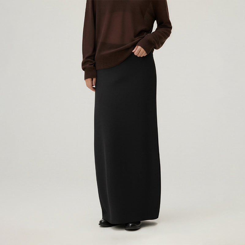 Slim and warm skirt