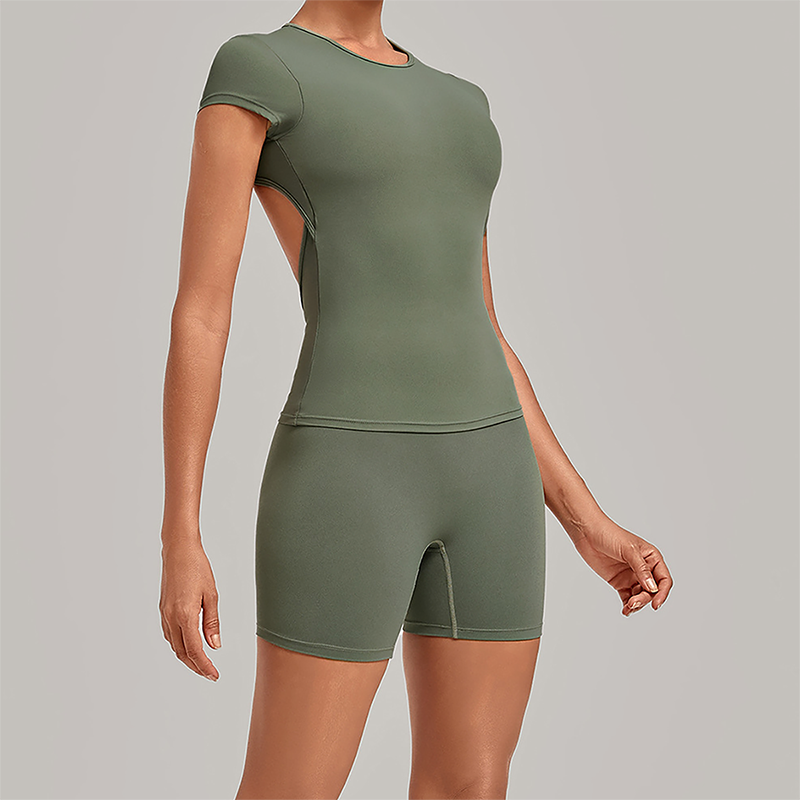 Wholesale Women's Open-Back Pleated Yoga Set Short Sleeve Crop Top & Shorts with Chest Pad