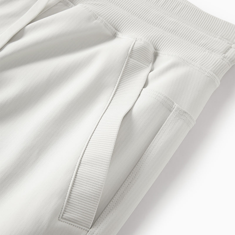 Lightweight sportswear trousers