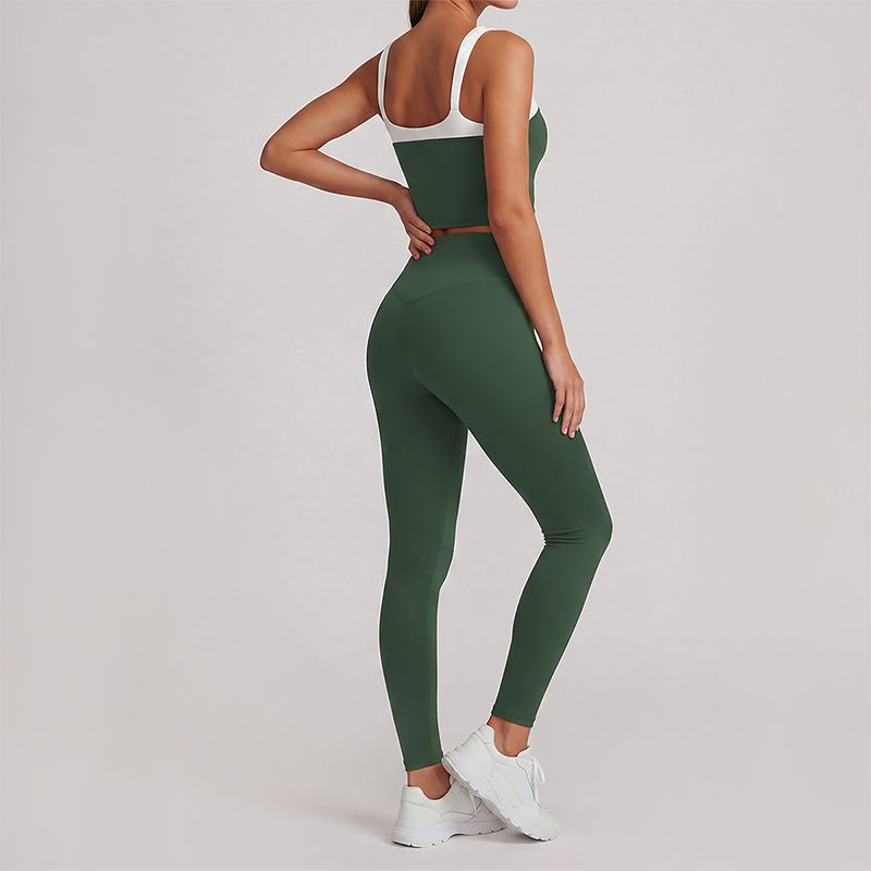 Wholesale Women's Quick-Dry Yoga Set Sleeveless Sports Bra & Capri Pants with Chest Pad